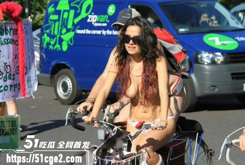 伦敦裸体骑行活动火热举行 1200多名男女集体脱光上阵 场面劲爆又荒诞! 图3