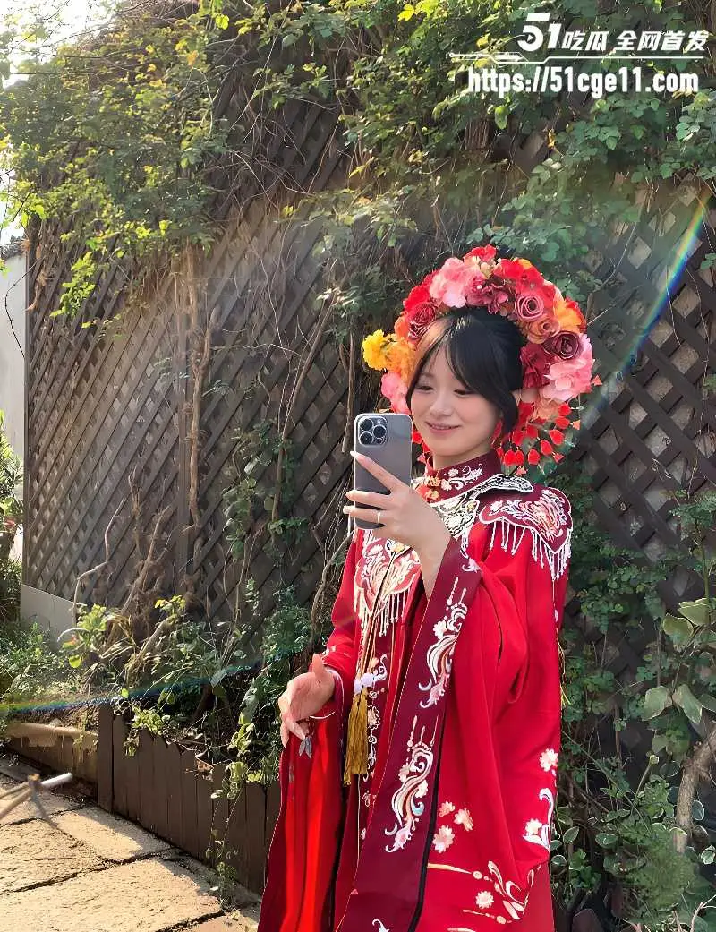 奶茶店兼职小妹 超爱约炮玩3p 享受前后被同时填满的感觉 妥妥的性瘾母狗一枚！ 图3