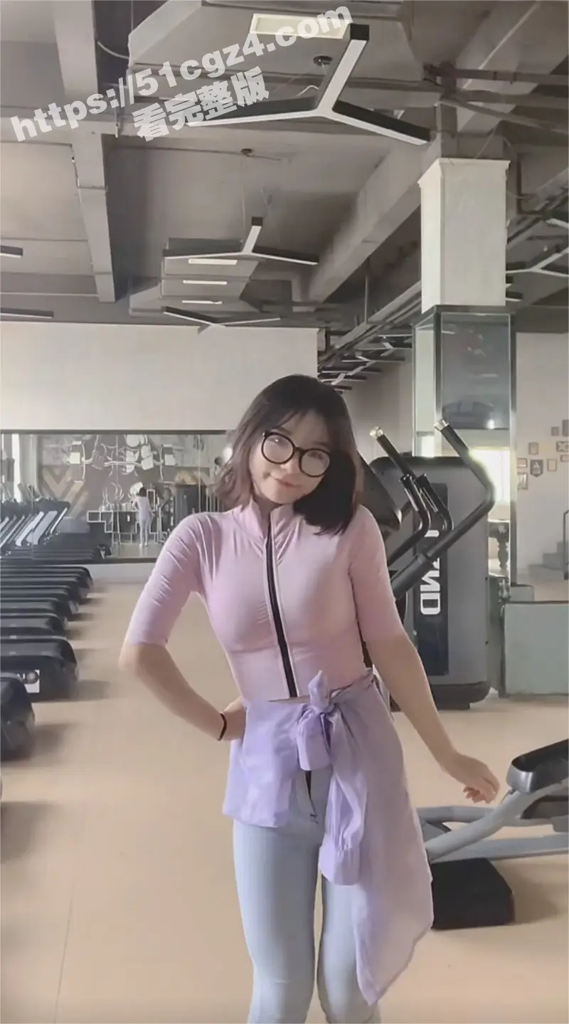 快手17.6万粉网红 周周乖惠 土豪定制福利 道具插穴气质风骚 女上位套屌娇喘淫荡！ 图1