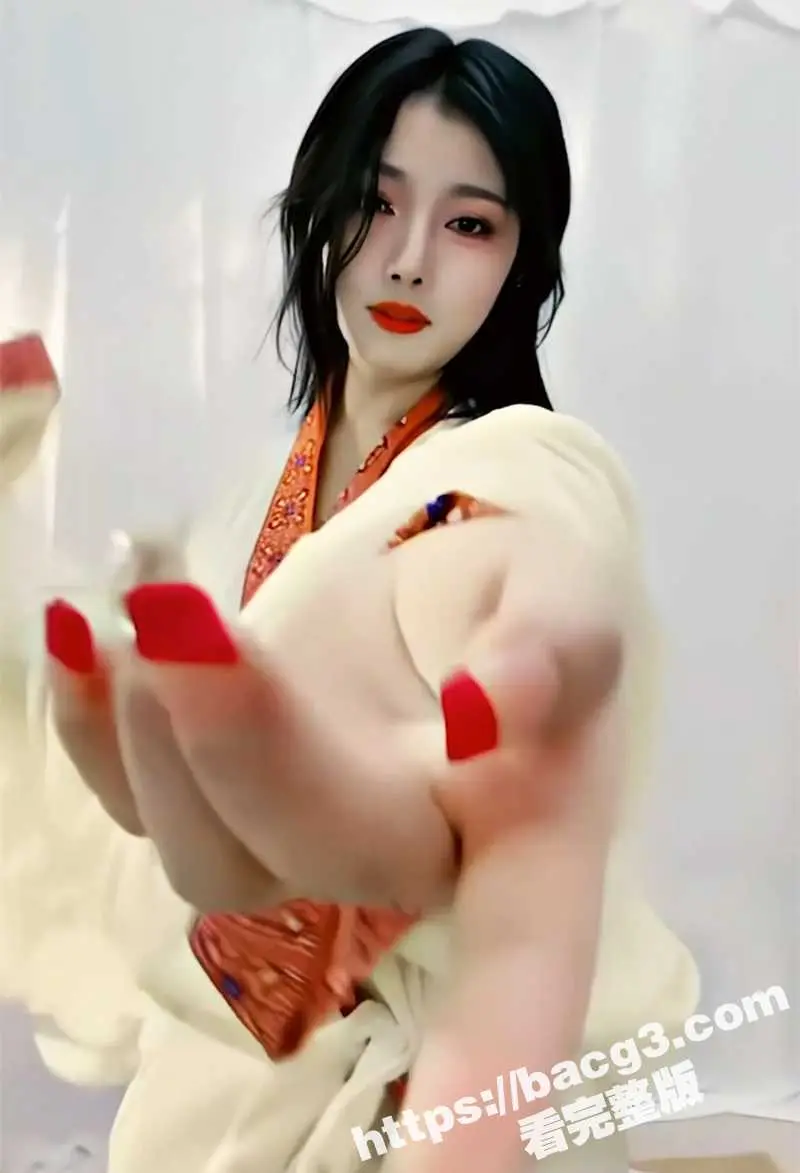 高校舞蹈系校花 杨晓华 古风骚舞系列合集 大奶肥臀搔首弄姿 妖娆裸舞撩人心扉 反差感爆棚 图3