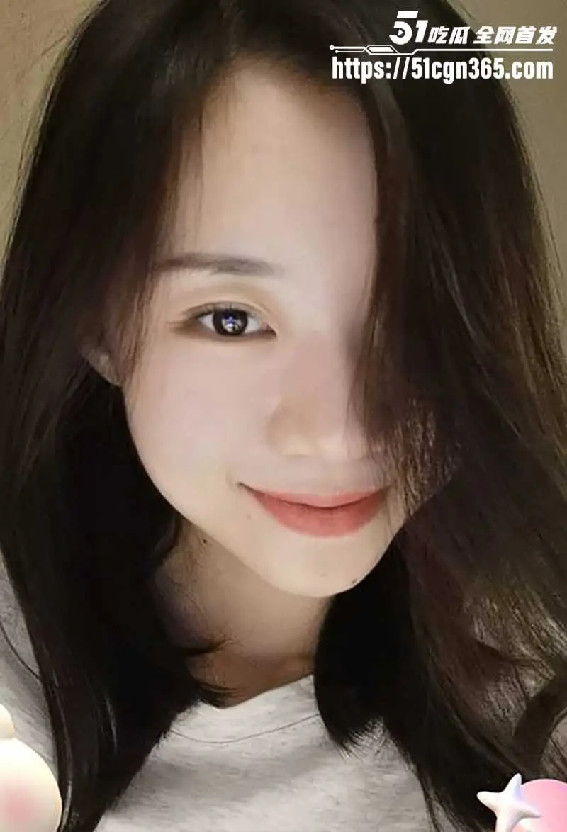 真实情侣露脸淫片 古典极品小女友情趣装与男友激情做爱 上位骑乘疯狂摆臀 被扛腿爆操表情超淫! 图1