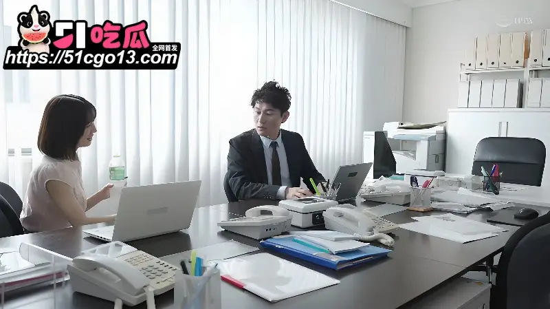日本女优 仓本堇 性爱佳作 性感痴女口交刺激上司性欲 连续11发中出榨干精液 图1