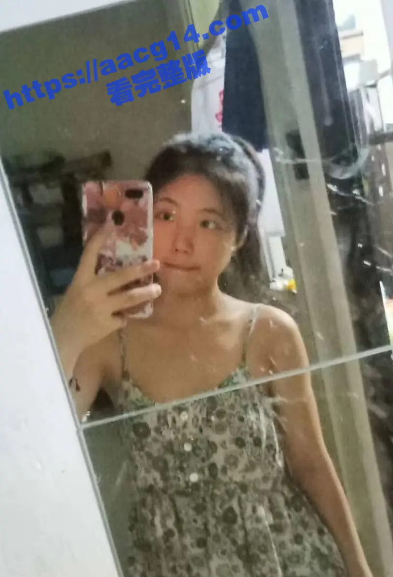校园纯欲少女竟是欲女反差婊 湖北信息学院大学生 何友娟 与炮友约炮 主动口交与骑乘 疯狂榨精 图4