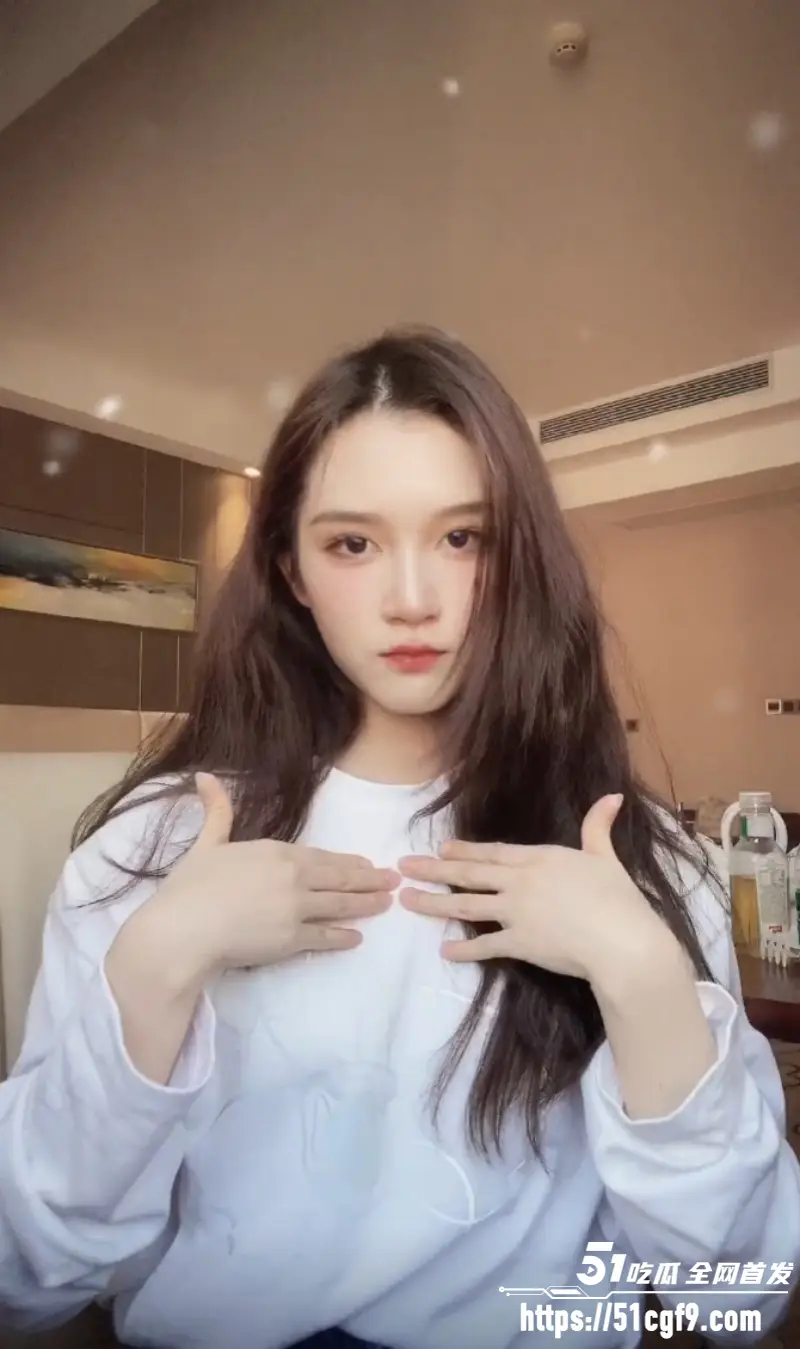 95后男演员 蒋龙 曝出新恋情 女主身份成谜 陈思诚绿帽癖再度引发关注! 图17