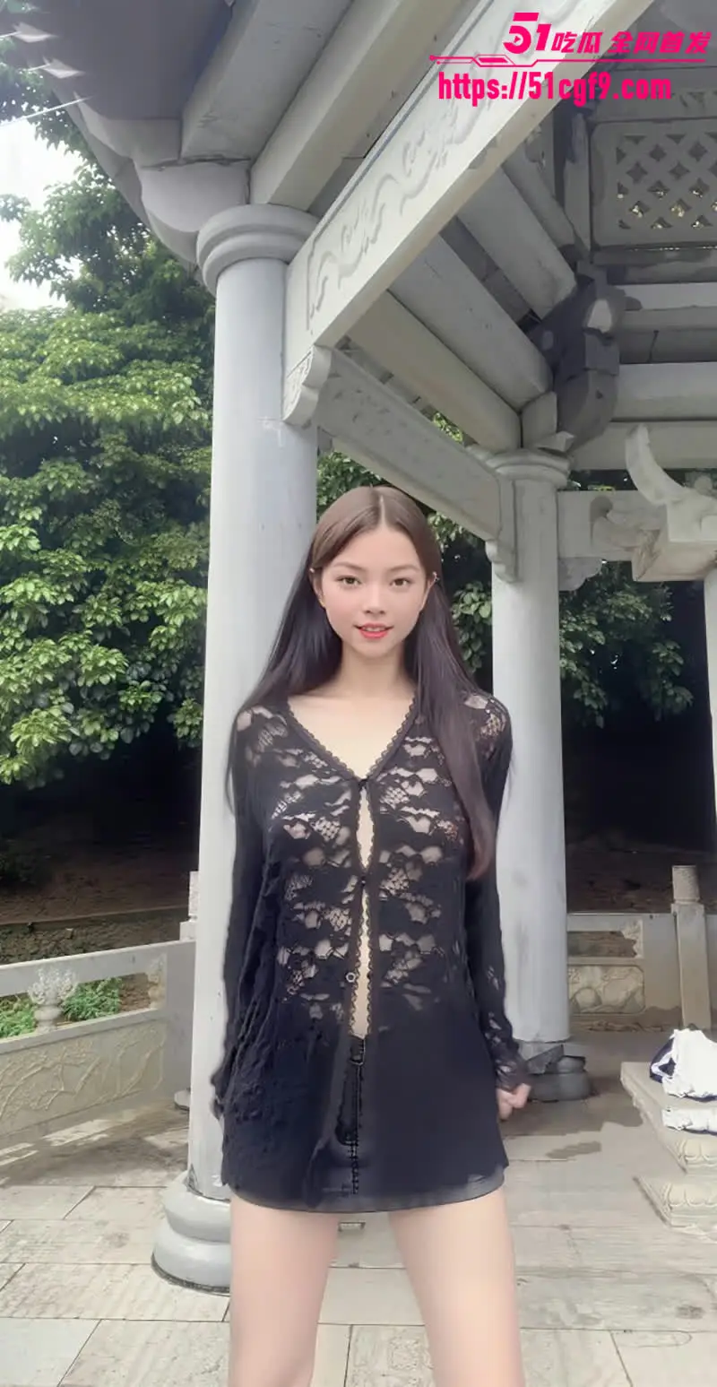 顶级福利姬 安慕曦 户外露出新作 蕾丝外套露脸裸舞展示 完美身材诱惑十足 ! 图1