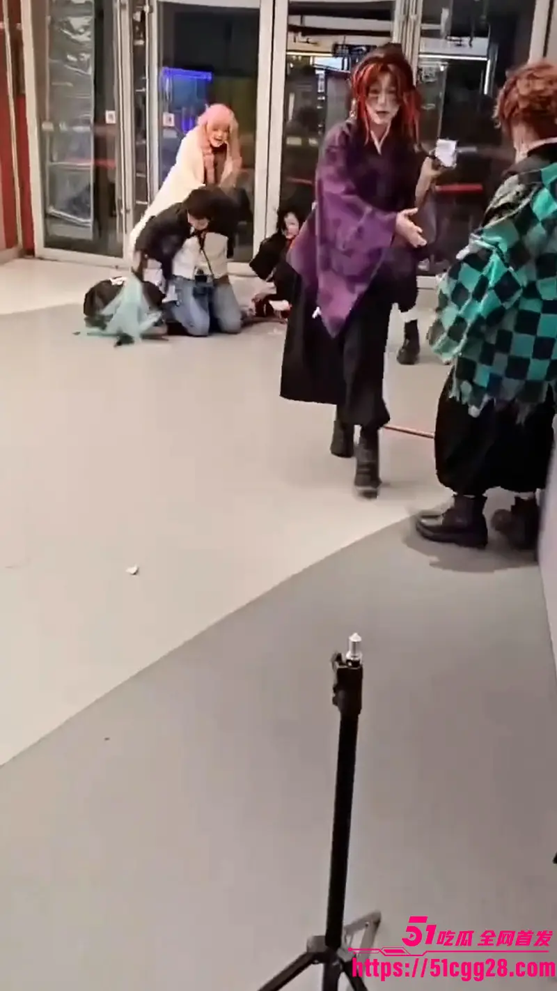 成都天府红摄影 黄子涵 暴打Coser祢豆子 摄影师迟到引发冲突 鬼灭团建变战场 保安迟到放任打人！ 图10