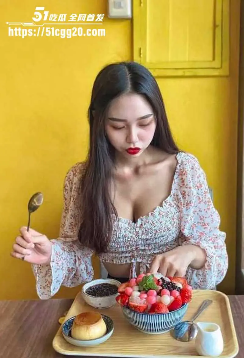 调教大神独家私藏!玩弄反差健身婊 约至家中上演SM狂欢 套露奶淫装被花式爆操 扮母狗裸爬下贱至极! 图1
