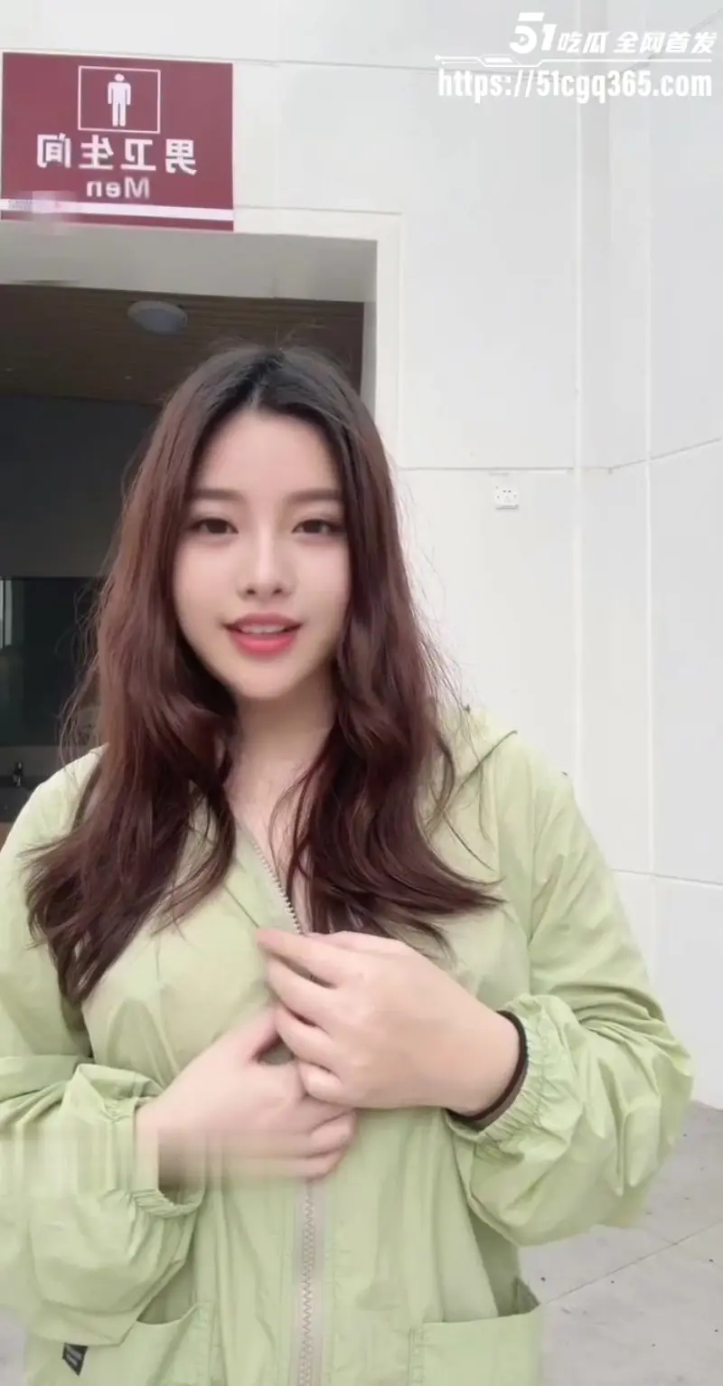 推特微胖网黄 桃桃丸子 福利合集 巨乳骚母狗楼梯间自慰 户外全裸露出风骚迷人! 图2