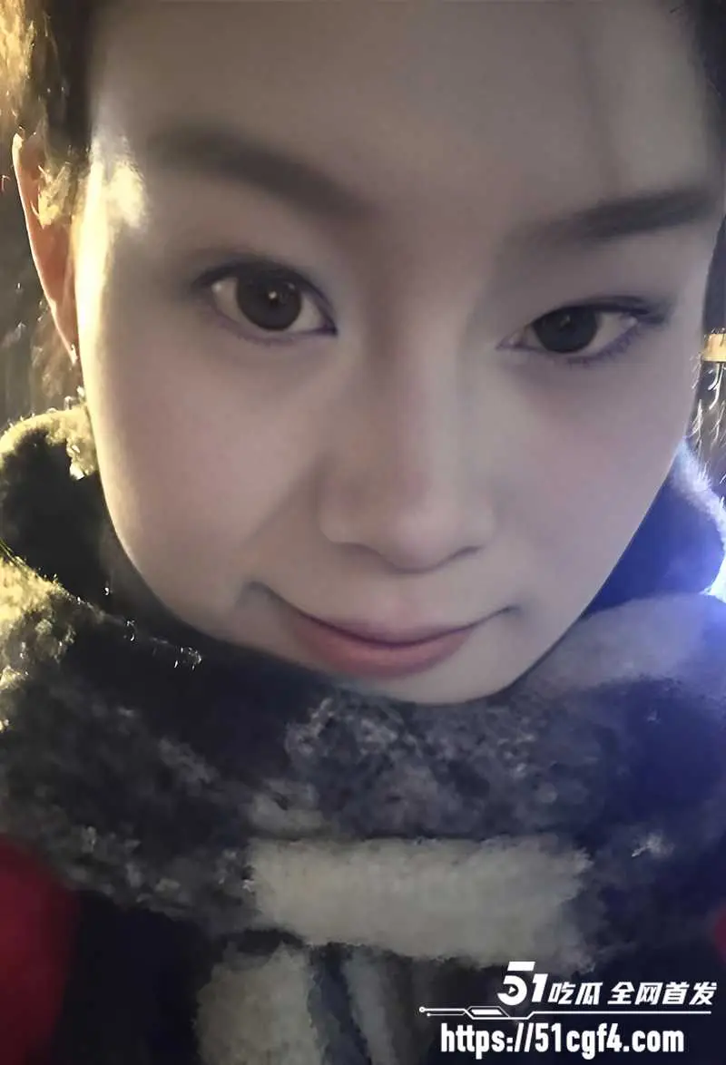 兰州文理学院眼镜妹 安雪莲 网调认主 宿舍脱光偷揉毛穴 阿黑颜反差让人惊呆 图2