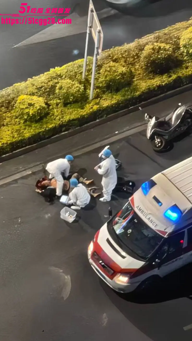 广东货车司机彻底疯魔 上演GTA现实版!都市逆向狂飙撞飞路人电动车二次碾压 血肉横飞惨叫连天! 图3