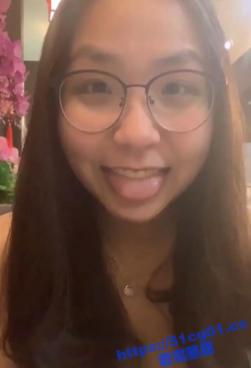台湾IG极品眼镜学妹 丰乳肥臀身材逆天 为异地恋男友录制的自慰打飞机小视频被百度云泄密流出！ 图4
