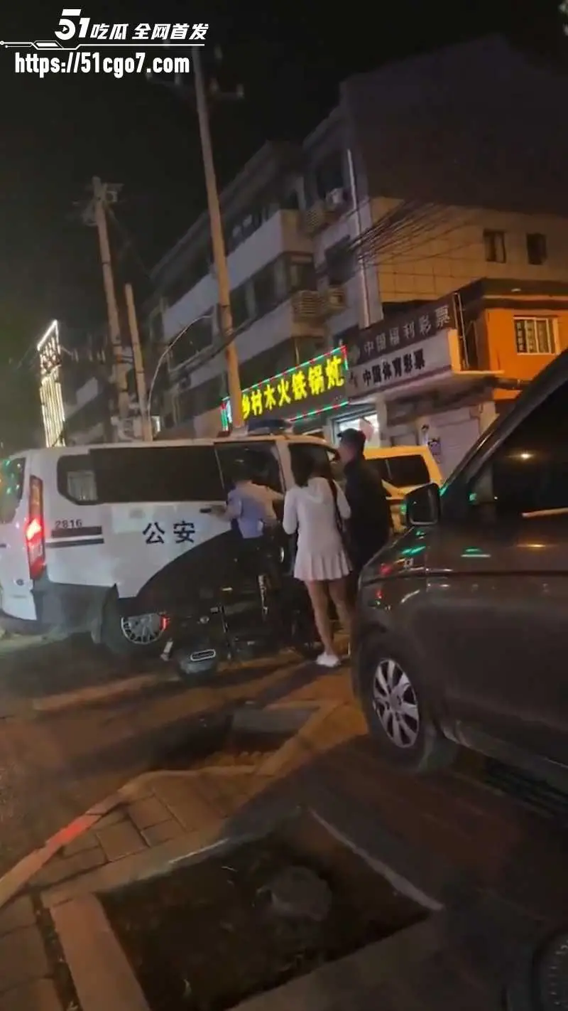 燕郊小张庄爆惊天命案 嫖客怒砍4鸡头1小姐 百名警察深夜出动封锁全村! 图11