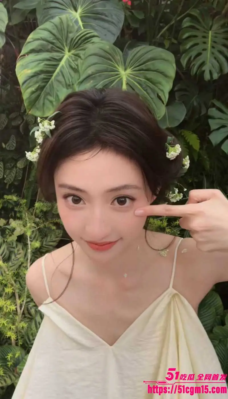 内娱当红女演员 胡连馨 继于适裸聊事件后 再度被曝15万天价陪睡费 多段不雅视频疯传全网! 图5