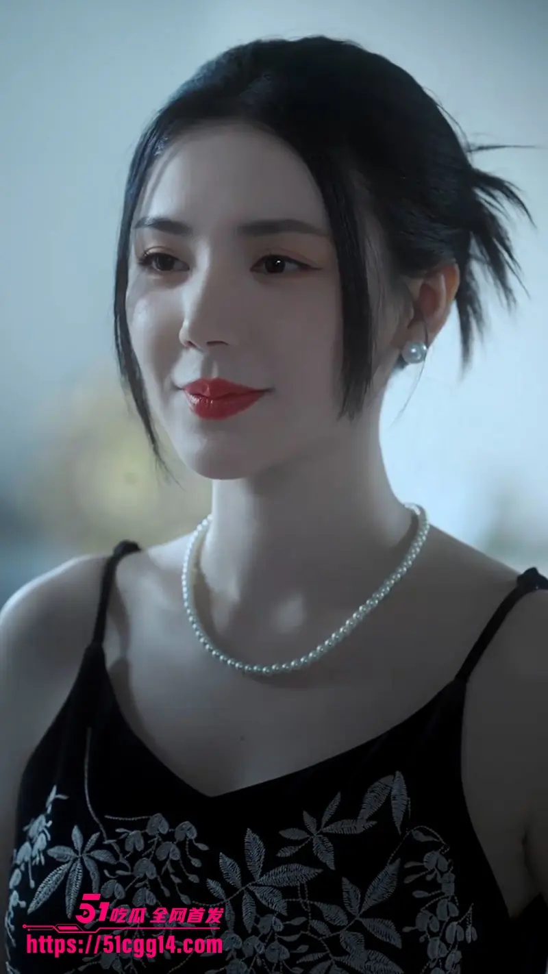 短剧《金风玉露》精英律师陈思语魂穿九零私生女 为破三十年死局与野心勃勃的他缔结盟约！ 图4