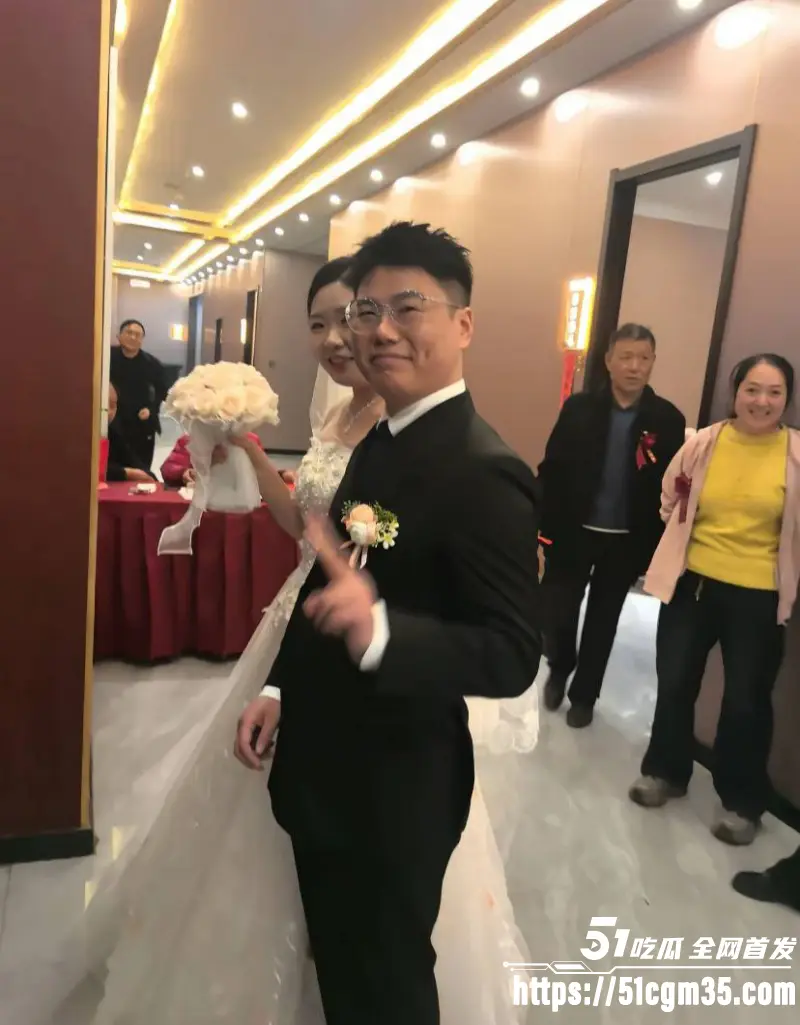 湖北襄阳逆天婚礼 500元请司仪竟还要600元礼金 离谱到再次刷新道德底线! 图6