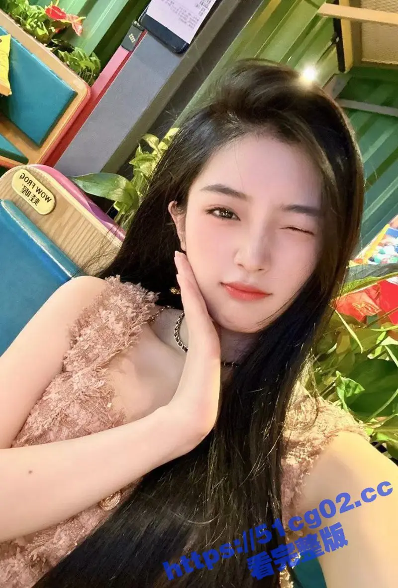 清纯美女甜过初恋 被渣男拿下后炫耀给兄弟们看 自慰抽插超反差 假阳具比她手腕还粗 图3