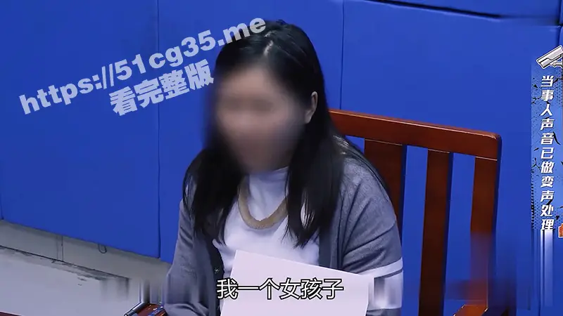 恶人先告状!小仙女打K喝酒上头 拿酒瓶猛砸服务员 “我怎么可能打他呢 我一个女孩子” 图1