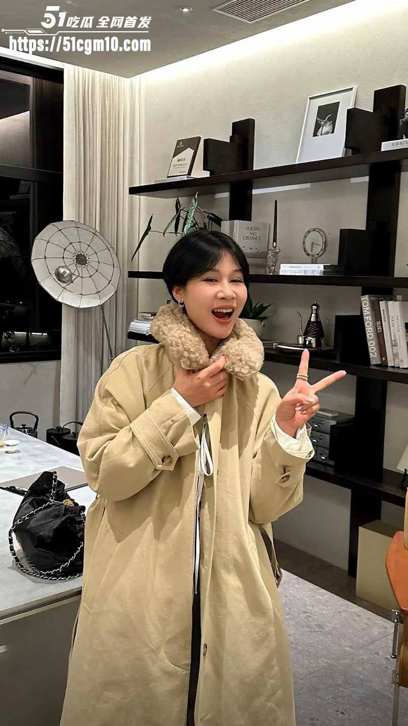 杭州四季青老板娘 二姐 怒撕小三 楠楠 8年老员工怀孕索20万打胎费 当场互殴撕头发 视频火爆全网！ 图6