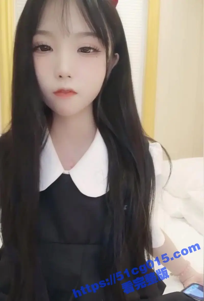 超萌可爱嫩妹糖糖儿糖儿小迷迷被无套爆操内射 可爱马尾渔网袜全裸自慰超反差 看着就想操！ 图1
