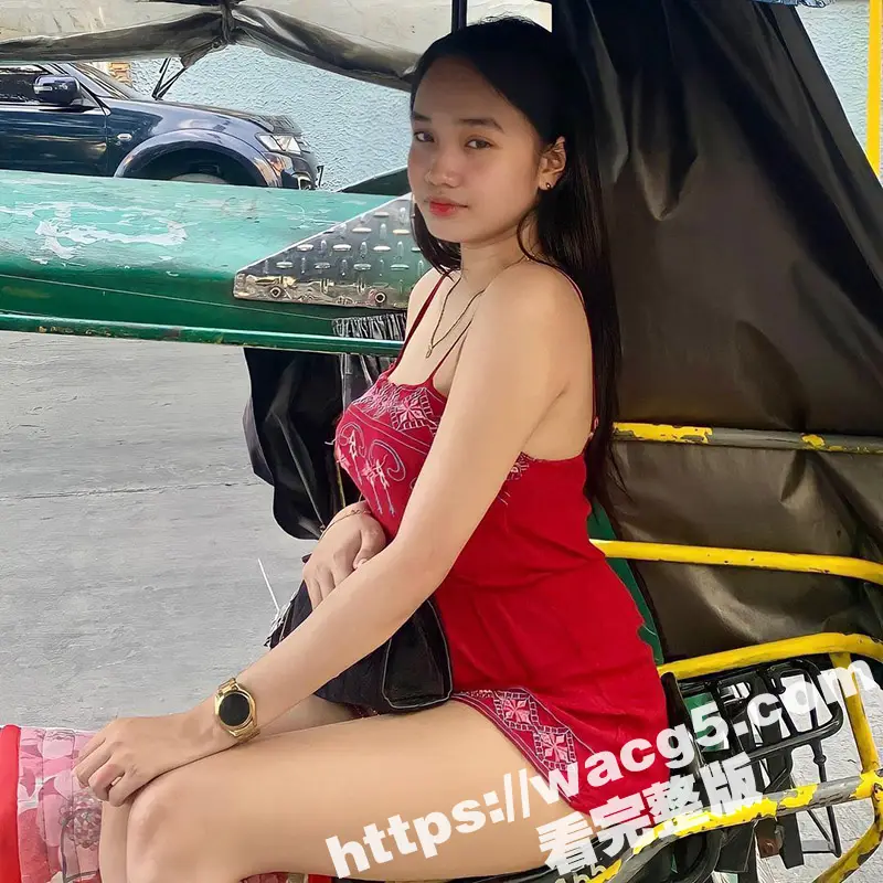 真实反差大学生 金主大价钱定制露脸视频 模特身材的大奶女神 有偿自拍展示酮体 道具自慰水好多啊 图2