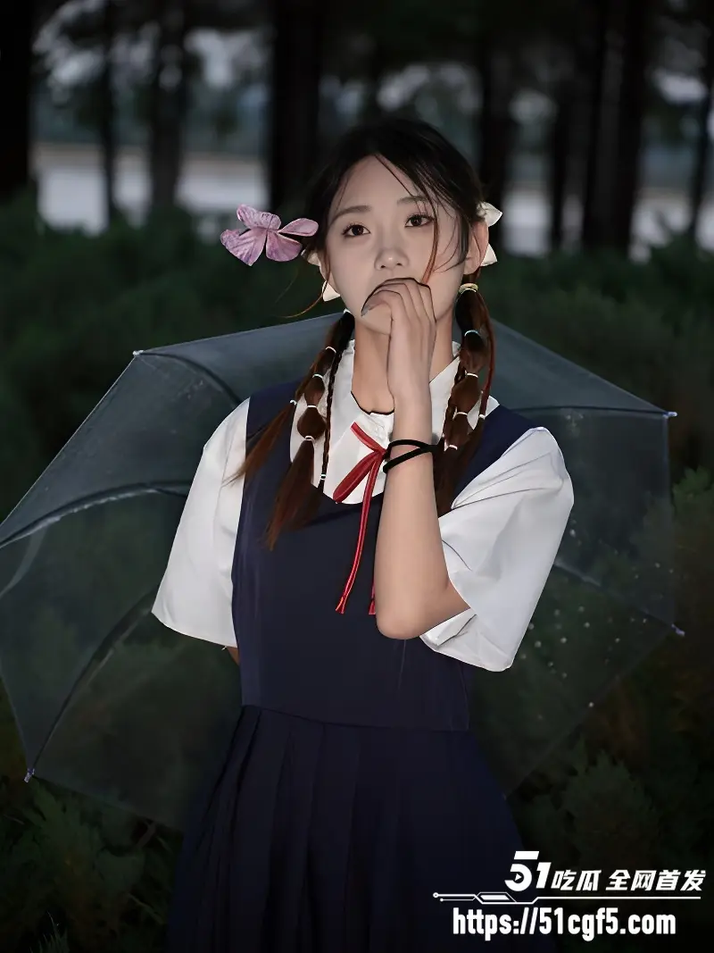 高颜值系花 孙小静 性爱视频 被男友疯狂调教 身穿黑丝情趣制服 蒙眼含球深喉猛操！ 图4