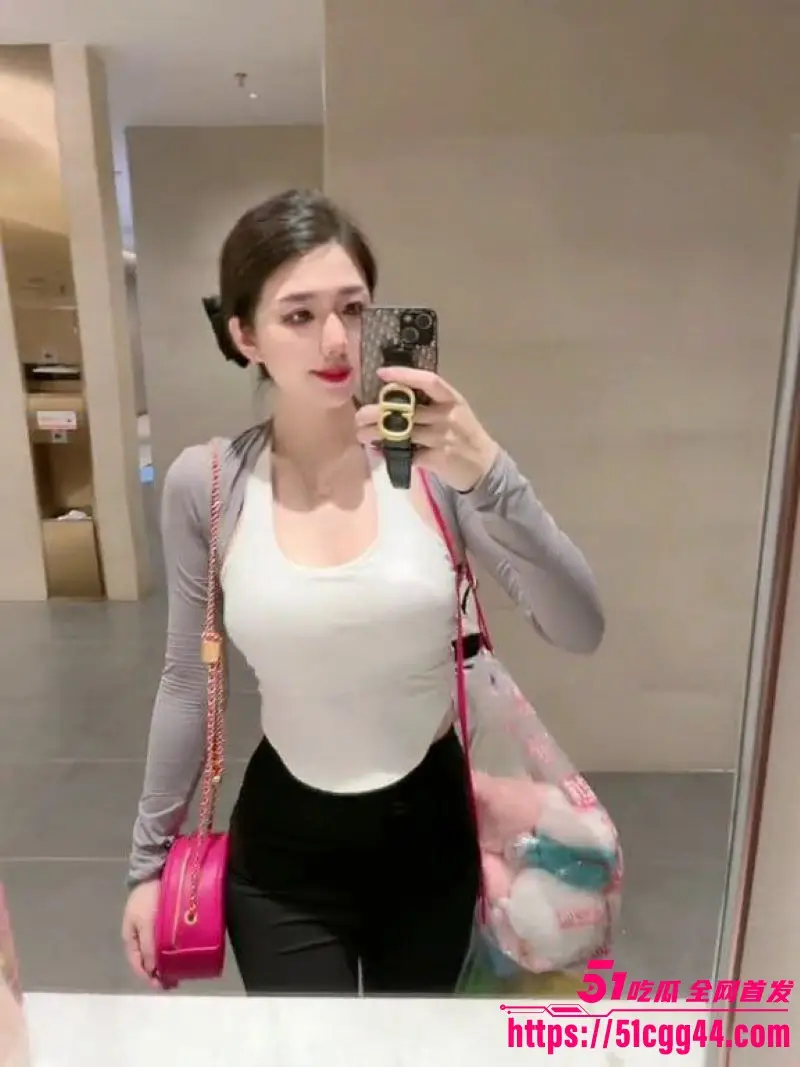 榨精母狗 小莹子是汤圆妈 黑料爆出 巨乳肥臀线下大战金主 狂风暴雨爆操到失神! 图1