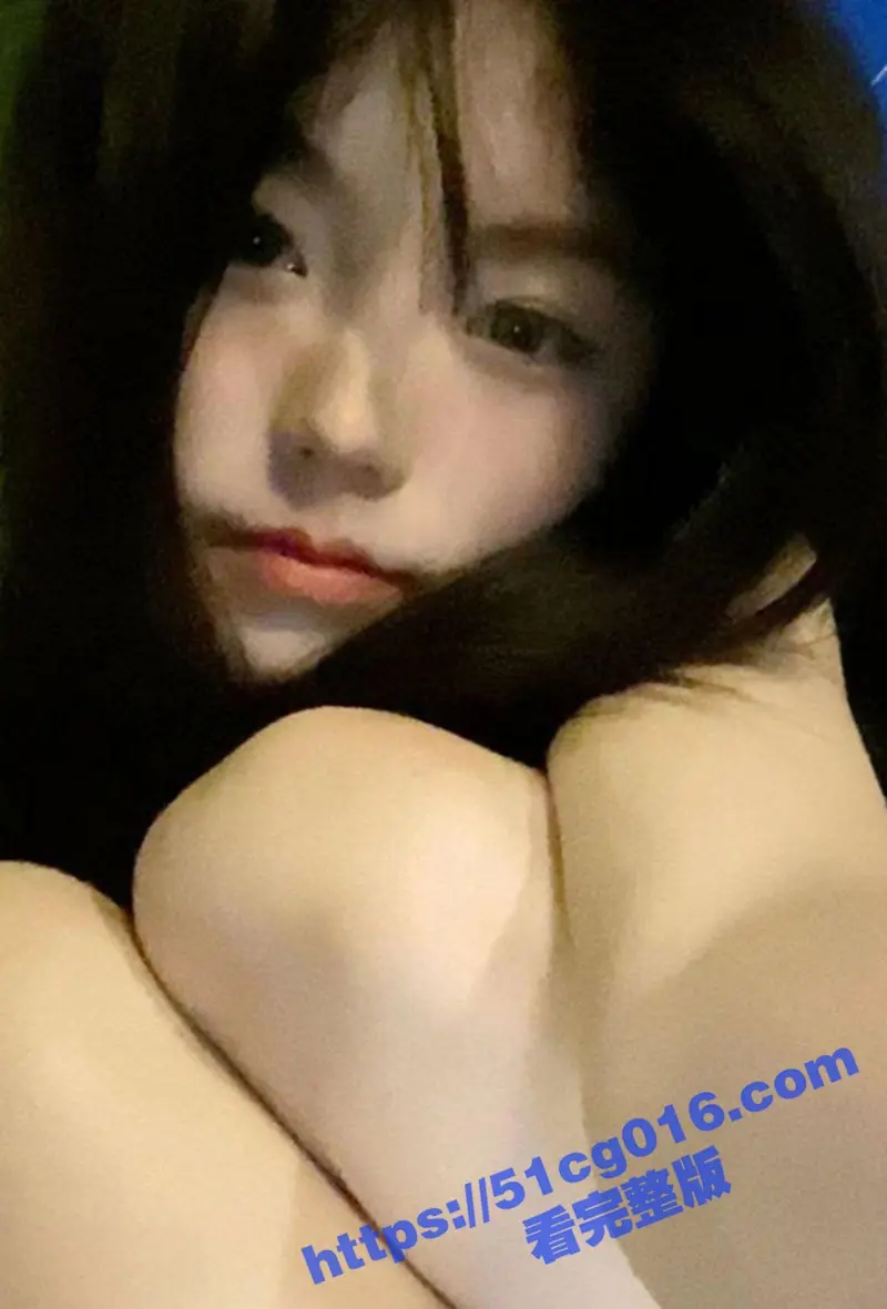 极品清纯小萝莉 肤白貌美气质佳 穿着黑丝水手服 被肥宅男闺蜜无套抽插 终于得到了女神的身子 图4