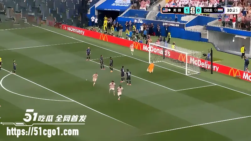 2026世界杯东道主美国4:1巴拉圭 本届首个乌龙惊现 美国球迷瞬间陷入狂欢! 图3