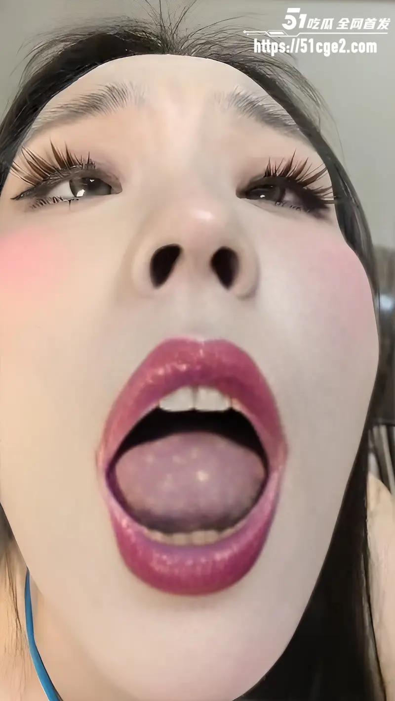 抖音网红 胆胆 高价定制 超色红唇肉丝御姐口交足交 盯着倒计时爆射! 图4