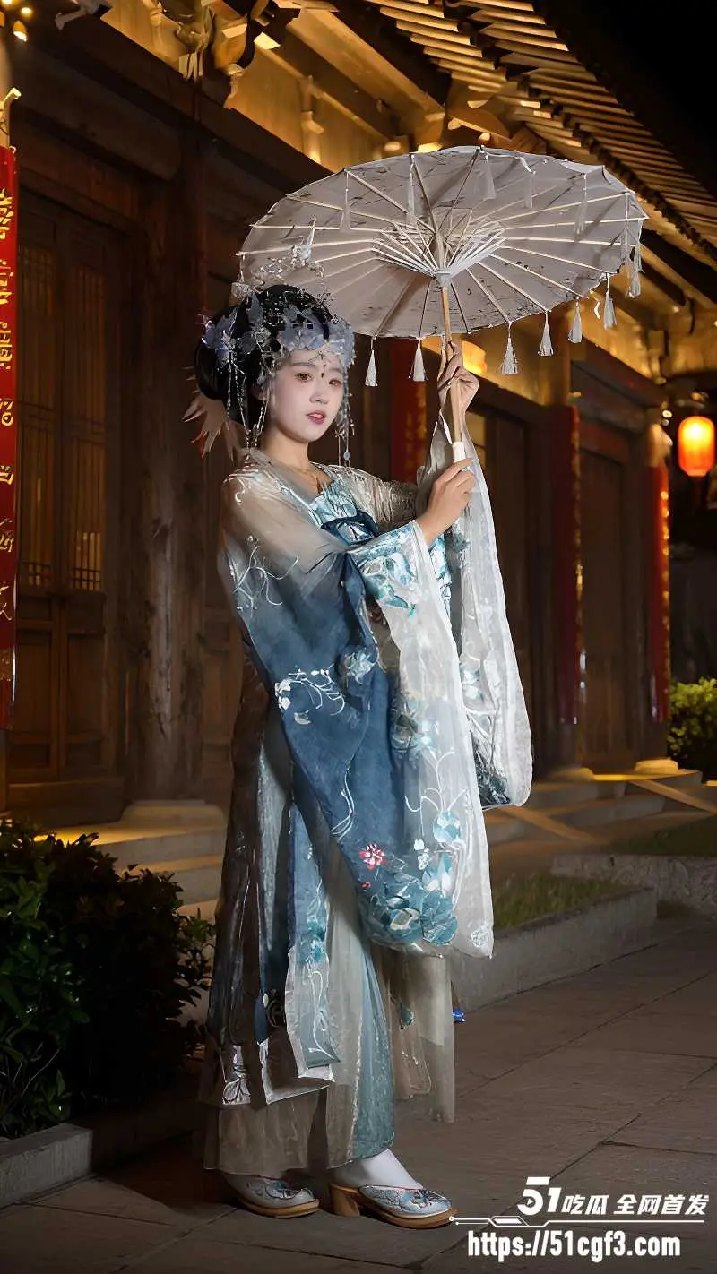山东青岛美少妇 徐雯瑤 性爱视频 遭老公无套爆操无毛肥逼 开裆黑丝极具魅惑! 图1