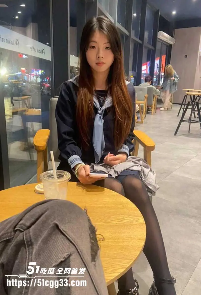 山西太原苗条嫩妹 刘紫怡 情侣私拍泄密！出租屋里疯狂啪啪交欢 翘臀高蹶被无套猛干 全程露脸表情骚绝！ 图3
