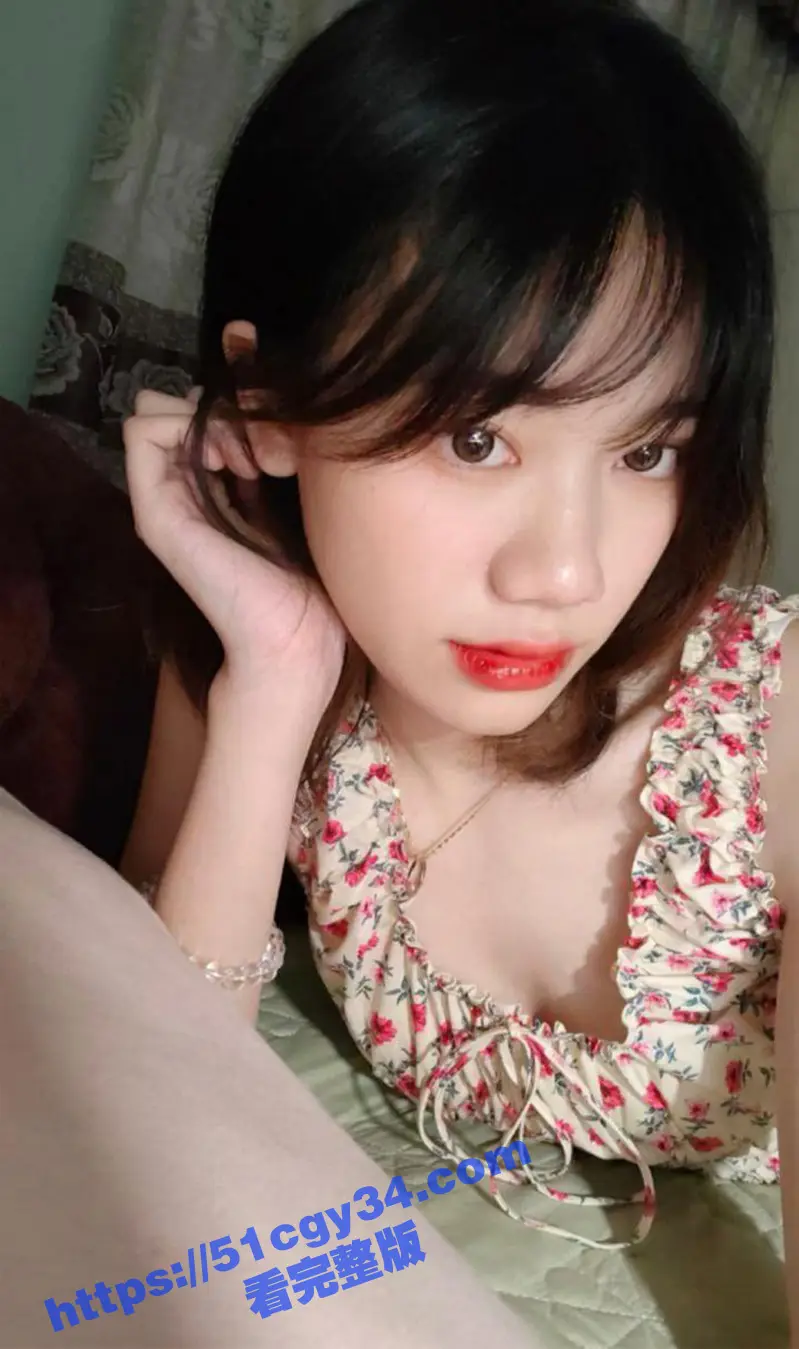 广西师范大学经济系 范陈辰 清纯小coser三天被炮友拿下 酒店开房视频流出 娇嫩身躯被按压在床上猛插! 图4