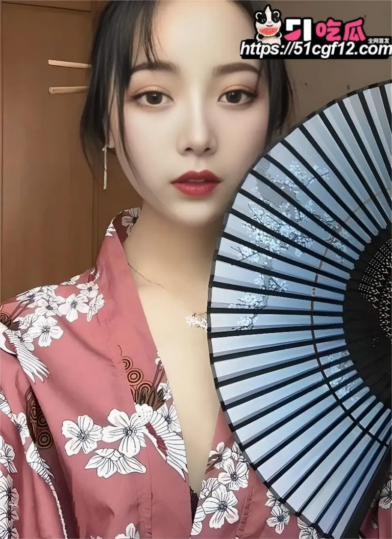 高颜值少妇 王媛媛 酒店性爱自拍 金主胯下沦为舔屌母狗 后入中出肆意蹂躏酮体 图1