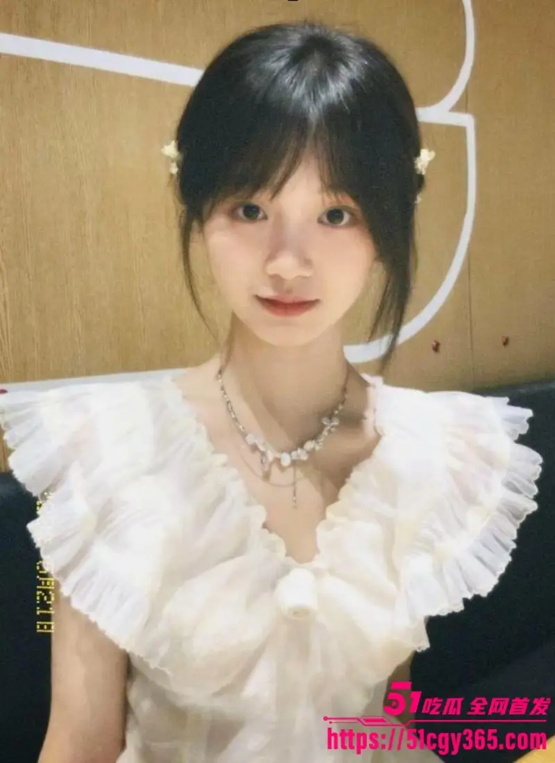 大一清纯学生妹 酒店约炮私拍视频流出 露脸口交深喉 肉棒无套直捣黄龙 画面香艳刺激! 图2