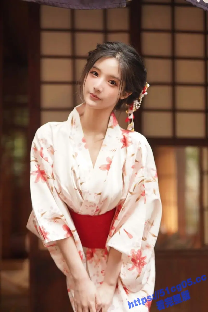 小红书上的00后小仙女 西瓜猪酱 裸拍以及和男友性爱视频被扒出 不得不说这胸虽小但嫩啊！ 图4