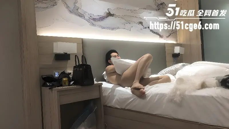 探花文轩 约炮小王祖贤第二部 携闺蜜双飞 无套骑乘猛插 双穴榨精堪比活春宫! 图9
