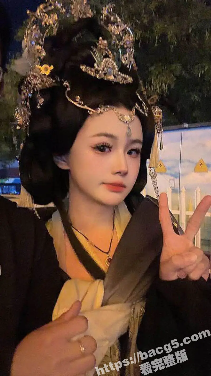 逆天老哥面基大屌萝莉 边爆菊边手淫 酣畅淋漓大战一晚 润滑油用了整整一瓶 太牛逼了! 图1