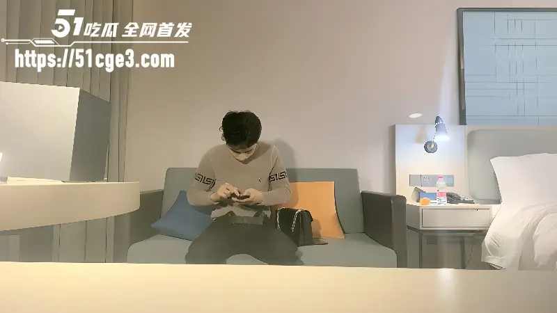 文轩探花 约啪紧身裤大奶少妇 情趣开档黑丝口交服务一流 堪称母狗届天花板 图2