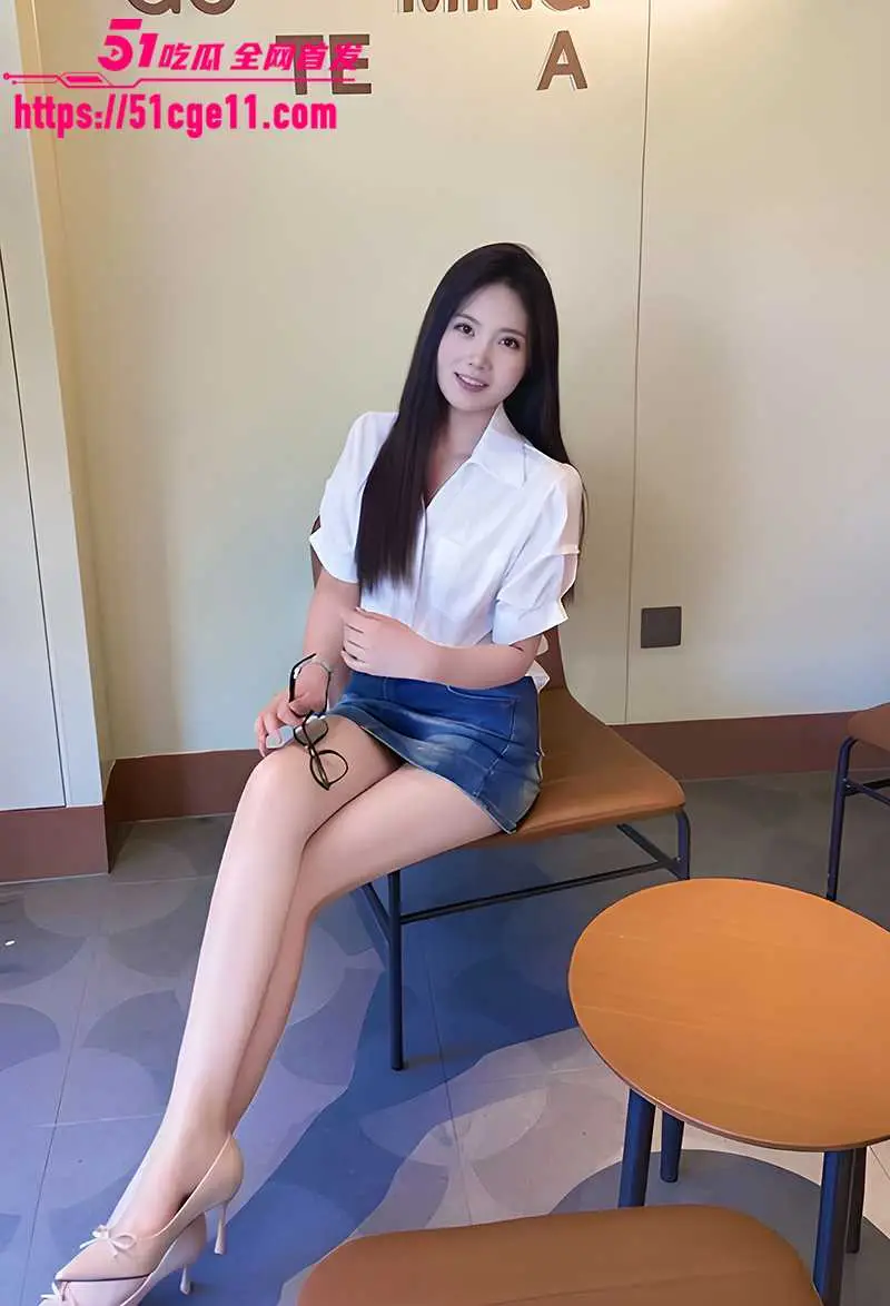 河北传媒学院拜金女 刘依 为圈钱被金主包养 边自慰边含吸肉棒 精盆属性爆表 图5