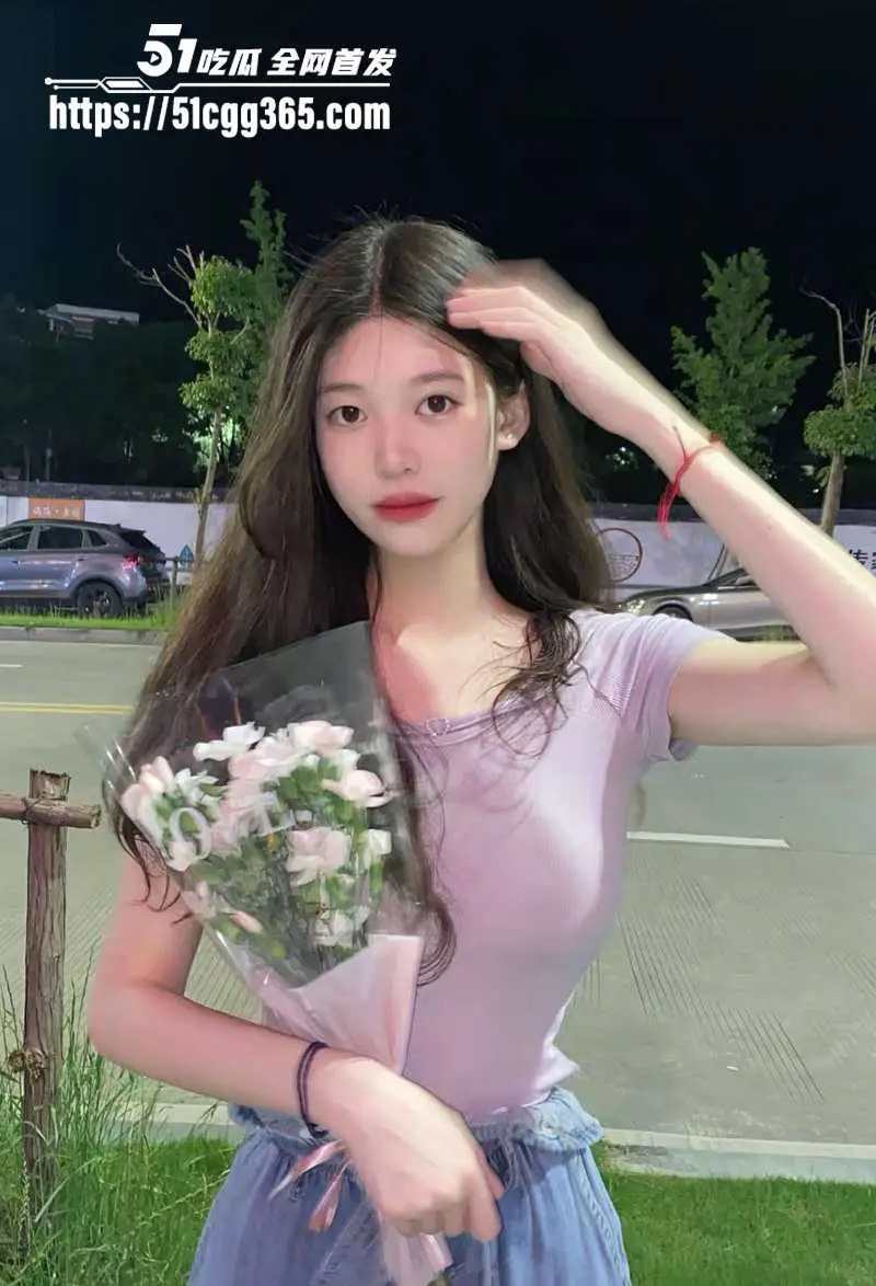广州花都学院啦啦队女神 郭雨萱 被富二代包养 捆绑调教淫片流出 白虎小穴超粉嫩 穿队服挨操贼淫骚! 图3
