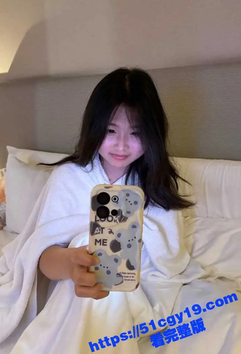 贵州清纯少女 李诗语 包养调教视频曝光 全程露脸舔肛吞精超级反差 纯纯的精盆母狗! 图1
