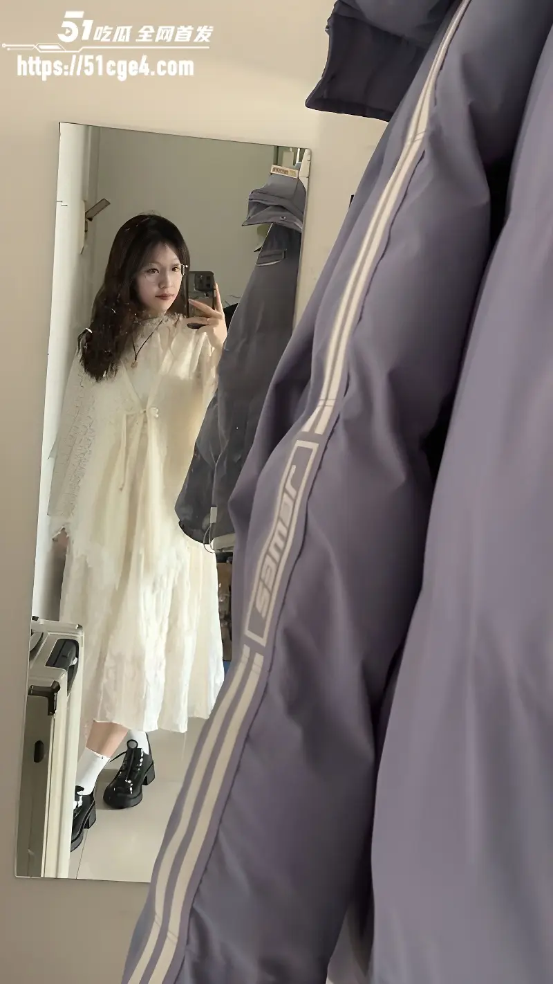 山东女老师私拍被曝 深喉舔屌口技高超 性感酮体被肆意玩弄 销魂淫叫蚀骨入心！ 图3