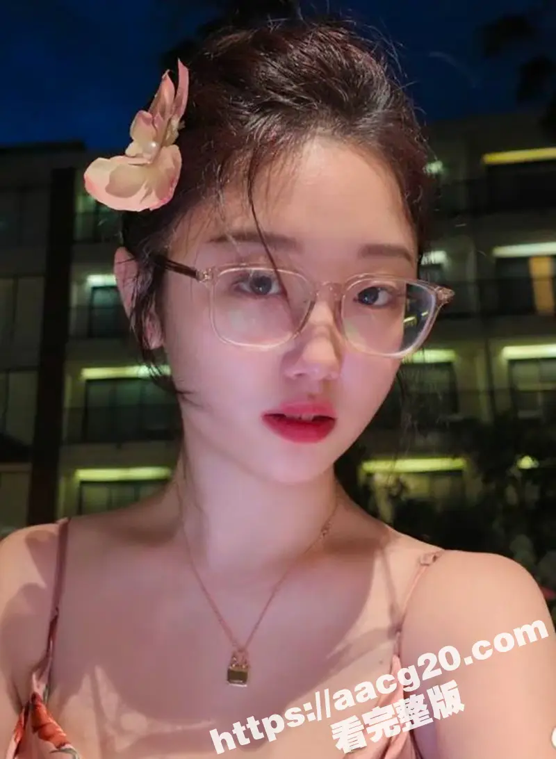 大连工业大学黄婷约炮宙斯后续!CS职业选手宙斯 酒店开淫趴 黄婷当众被Zeus当狗遛 完整版视频流出 图7