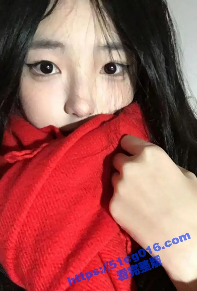 极品清纯小萝莉 肤白貌美气质佳 穿着黑丝水手服 被肥宅男闺蜜无套抽插 终于得到了女神的身子 图2