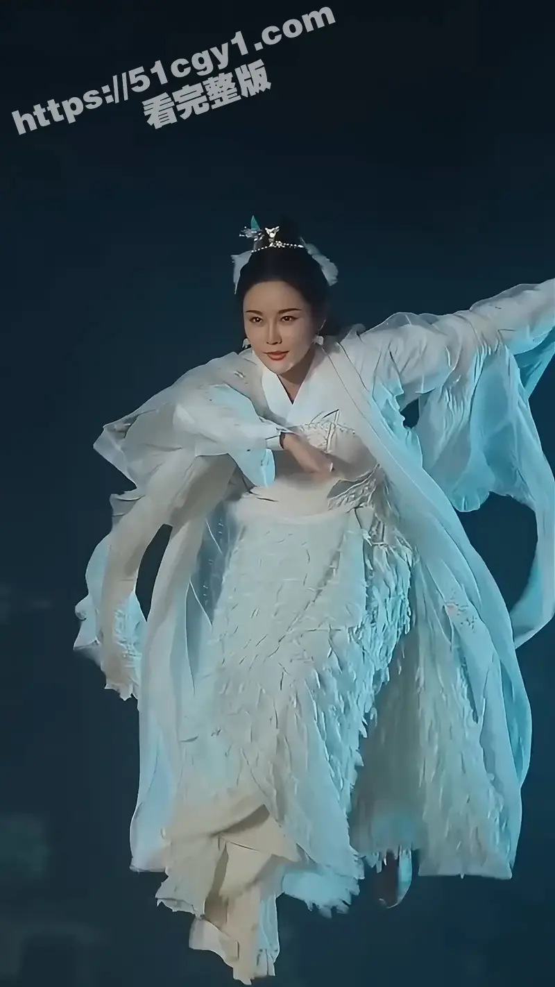 每日短剧《奇闻异录》 小伙意外穿越妖界 凭借天书秒变短修仙天才 将狐仙收为贴身侍女! 图2