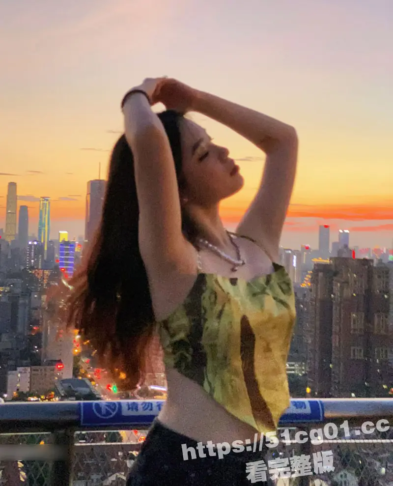顶级身材纯欲反差婊 如此漂亮的美腿御姐 男友竟然是个不起眼的四眼仔 小姐姐被操狠销魂啊 图7