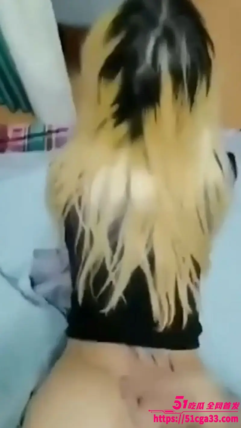 日本AV剧情现实上演！外卖小哥威胁金发美女 被迫屈服大屌淫威 口爆吞精上下齐飞！ 图4