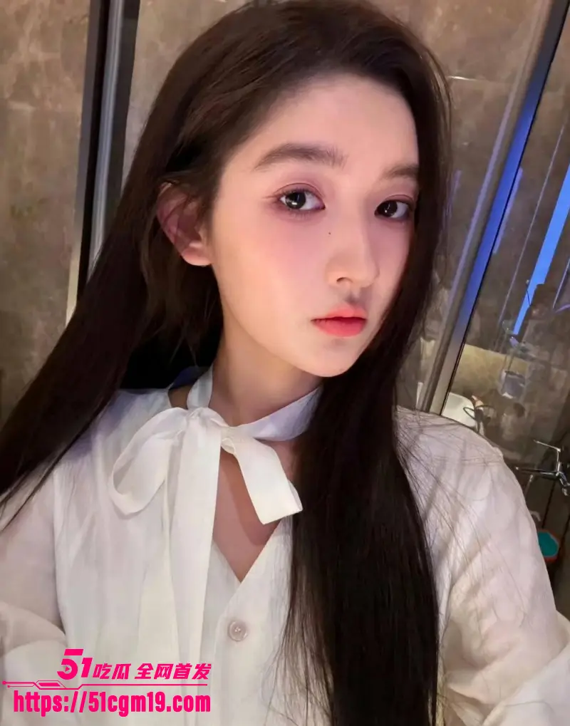 顶流明星 黄景瑜 王玉雯 被知名狗仔 刘达锤 酒店埋伏偷拍性爱视频 恋情实锤全网轰动! 图17