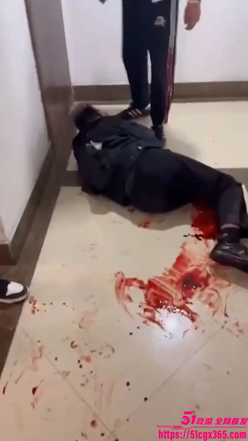 吉林长春万达公寓血案!快手甜妹带头拍摄视频 精神小伙冲进房间双人捅死 一死一抢救无效 狠到头皮发麻! 图8