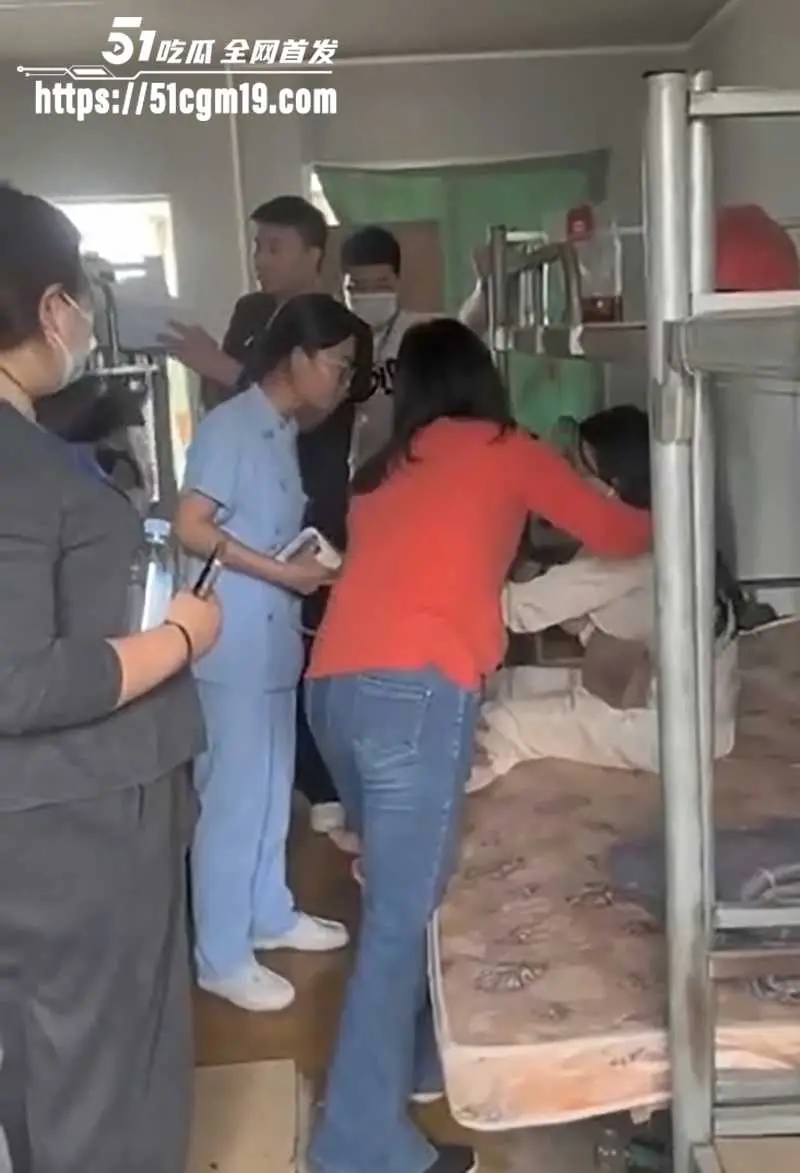 广州三元里村 破门抓人强拆视频爆火 多名业主被黑衣人拖走软禁 激烈场面引发围观! 图8